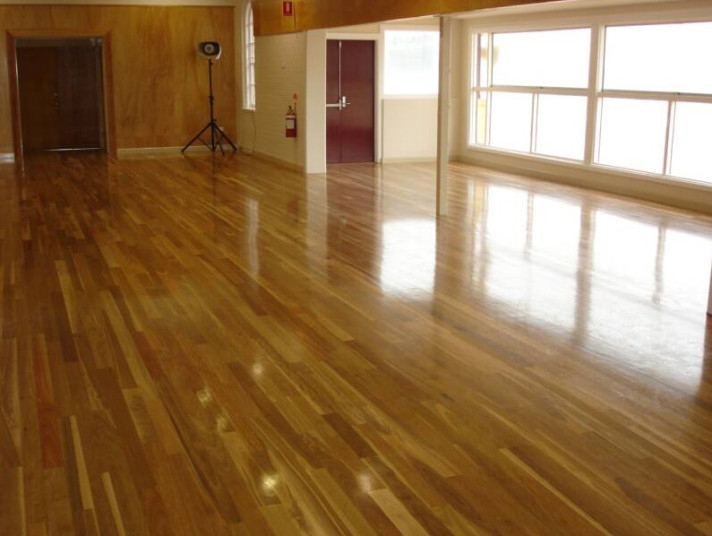 Austimber - timber floor sanding and polishing Northern Beaches, floor coatings and staining, wooden floorboards installation. We GUARANTEE and WARRANTY our work, 20 years experience in the industry and great customer service