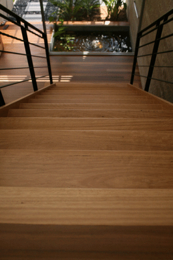 Austimber Floors - quality floor sanding and polishing Northern Beaches, floor coatings and staining, wooden floorboards installation. We GUARANTEE and WARRANTY our work, 20 years experience in the industry and great customer service